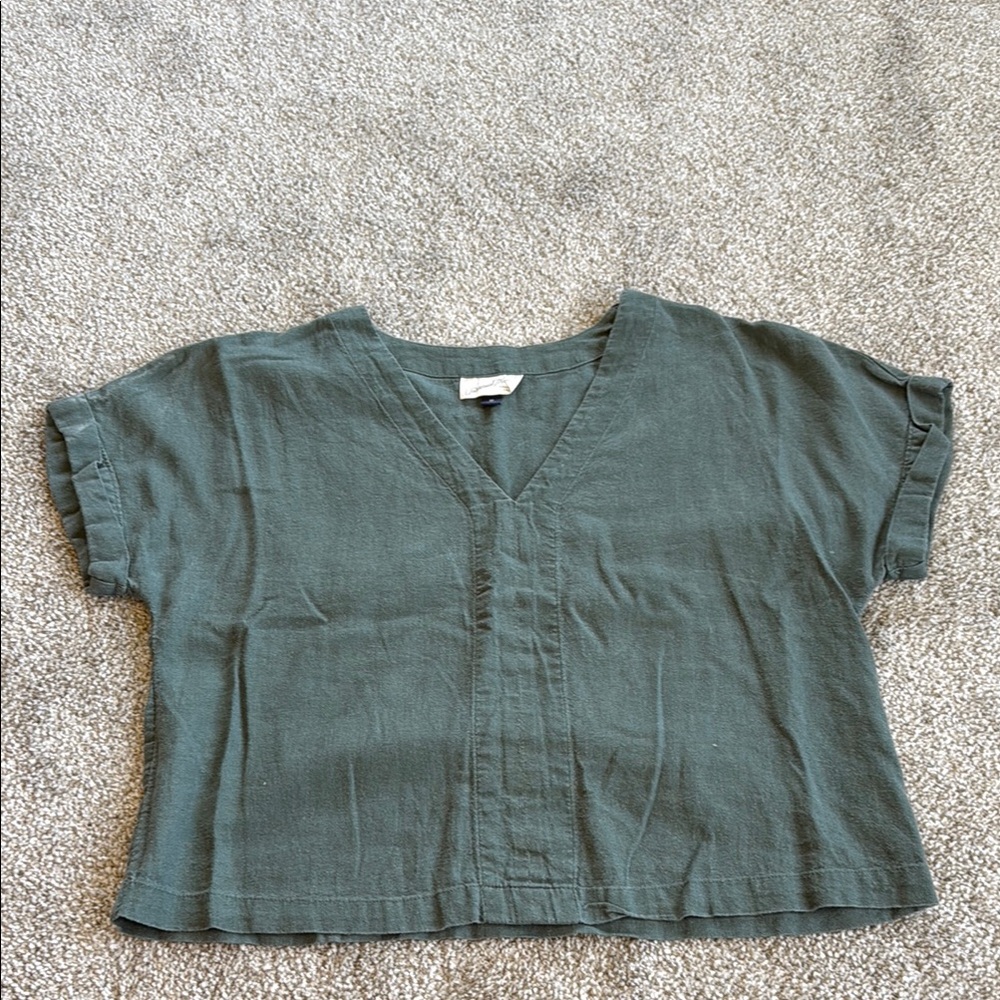 Green V-Neck Short Sleeve Top